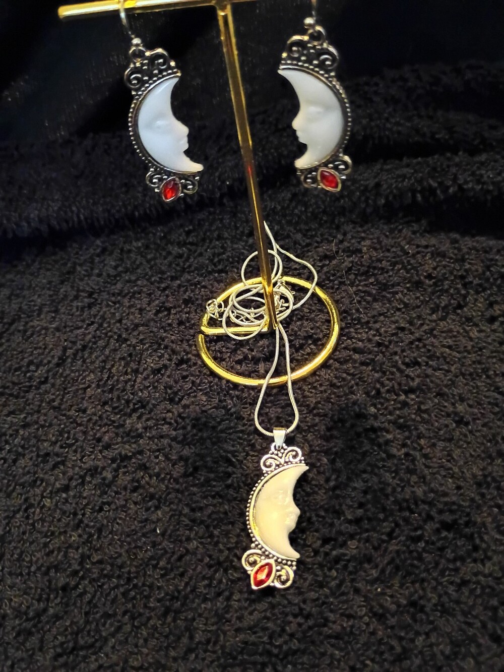 *NWOT* Moon Face Pendant Necklace and Earrings Set - White Moon with Red Accent